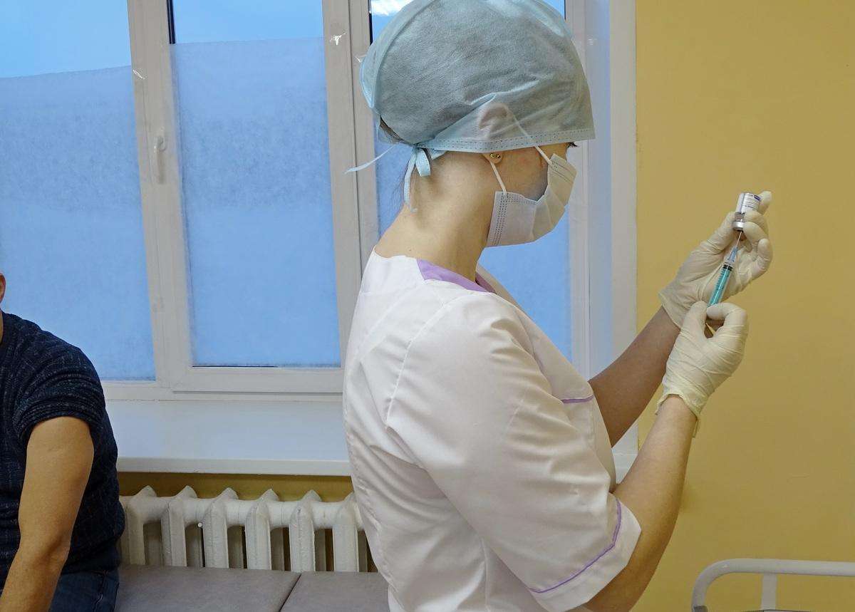 За отказ от вакцинации от COVID-19 в Бердске уволены два человека