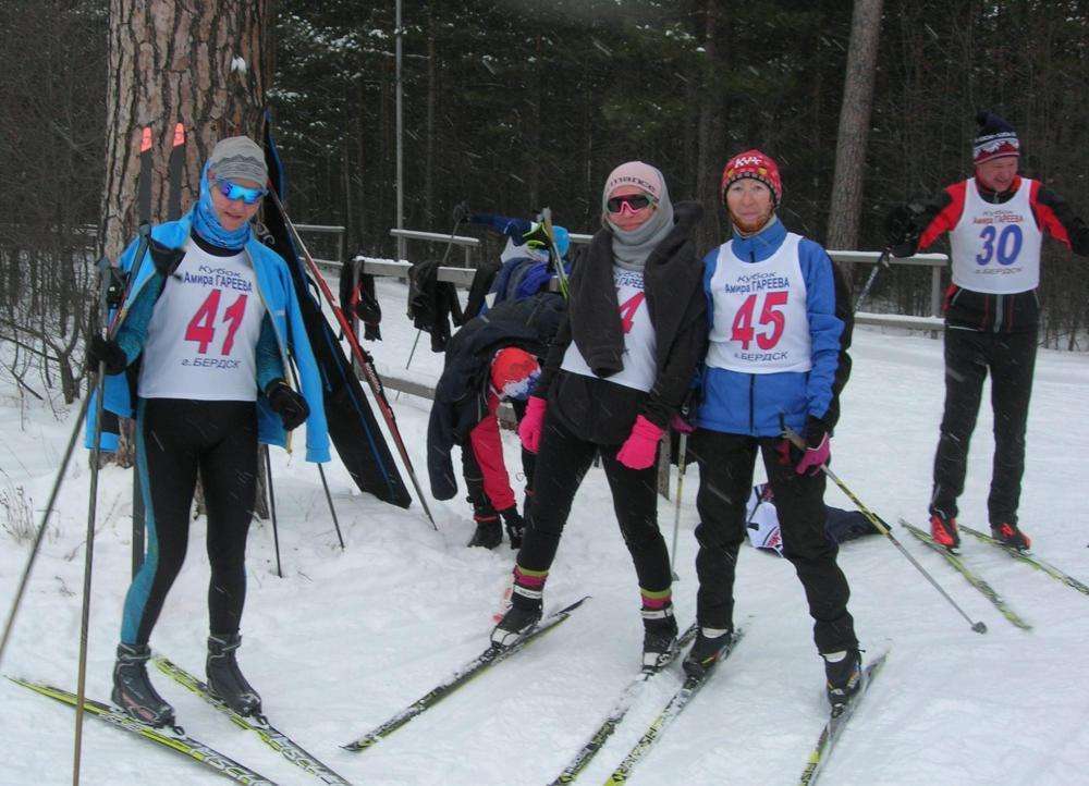 Лыжники ЛЛК "Метелица" открыли лыжный сезон в Бердске