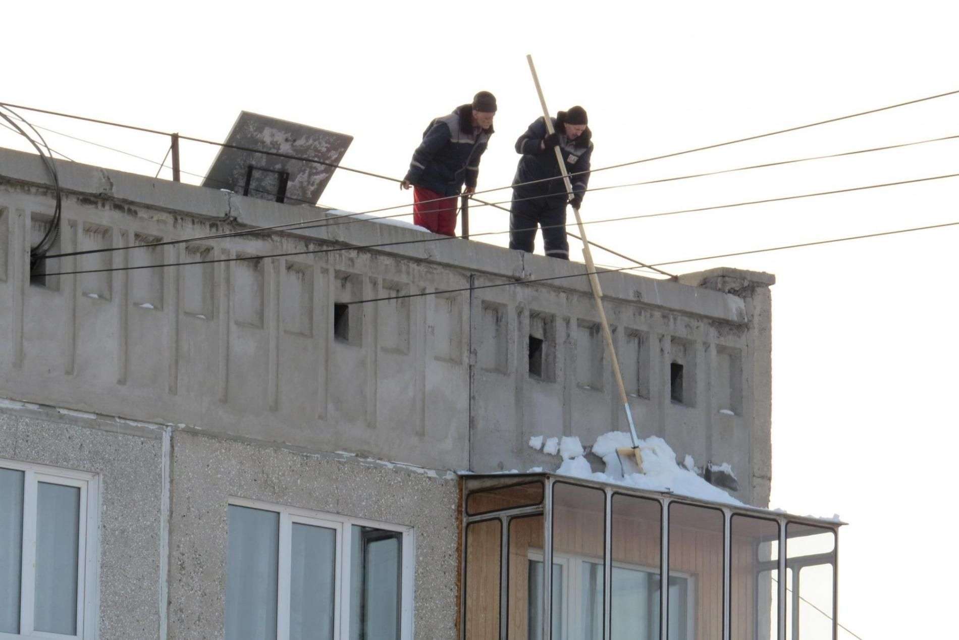 Контролировать состояние заснеженных балконов призвал коммунальщиков мэр Бердска Евгений Шестернин 