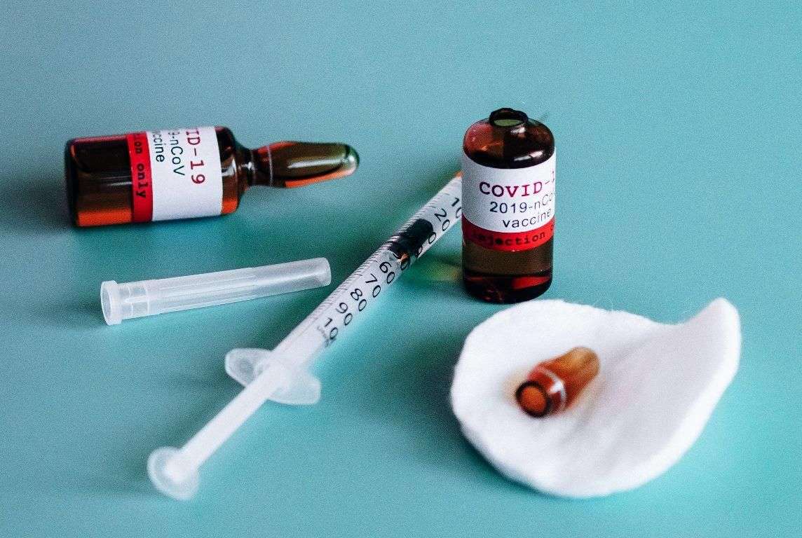 170 тыс рублей заработал врач из Волгограда на фальсификации сертификатов о вакцинации против COVID-19