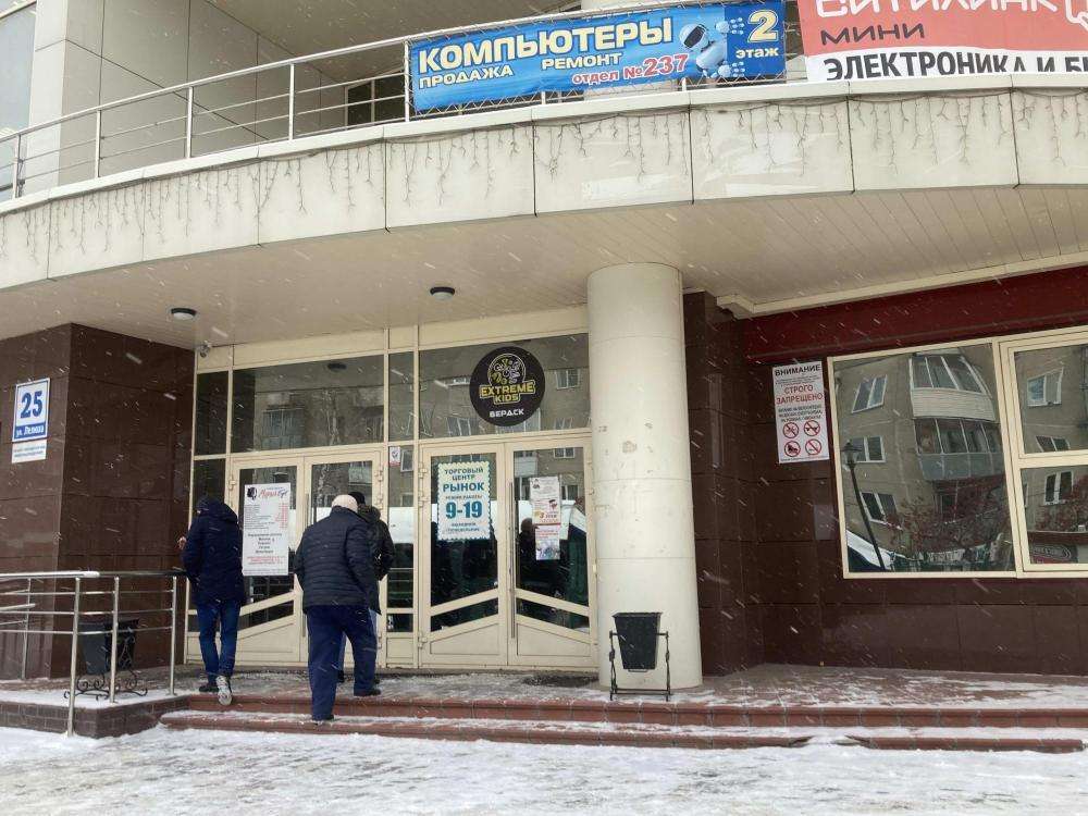 Мэр пригрозил закрыть рынок Бердска из-за несоблюдения масочного режима