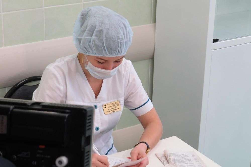 До 115 тысяч рублей может получать старшая медсестра в Новосибирске на фоне COVID-эпидемии 