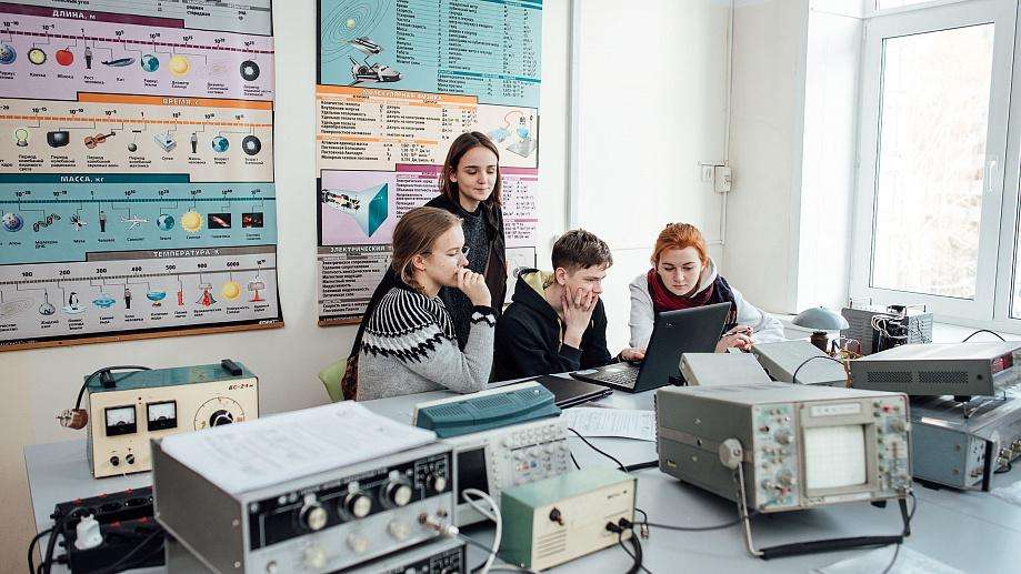 Юных физиков приглашают на фестиваль «Маленький синхрофазотрон» в СУНЦ НГУ 
