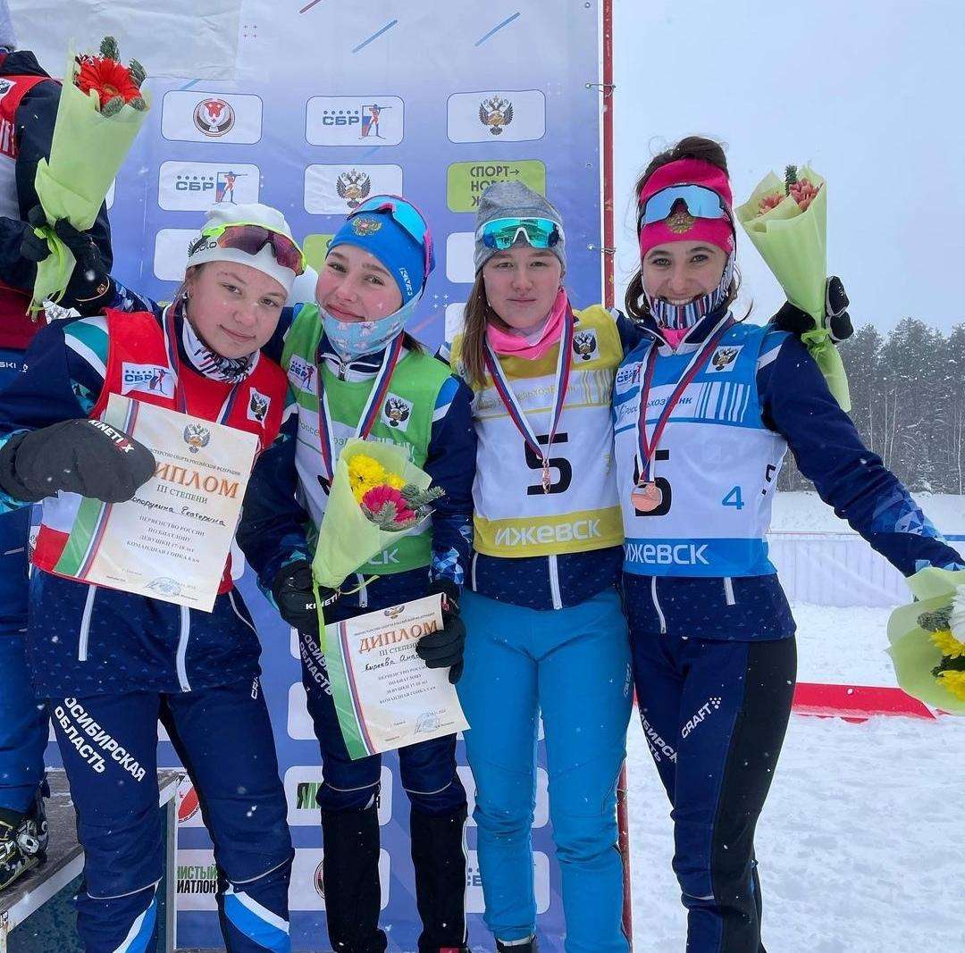 Бердчанка Александра Осанова заняла второе место на соревнованиях по биатлону в Екатеринбурге