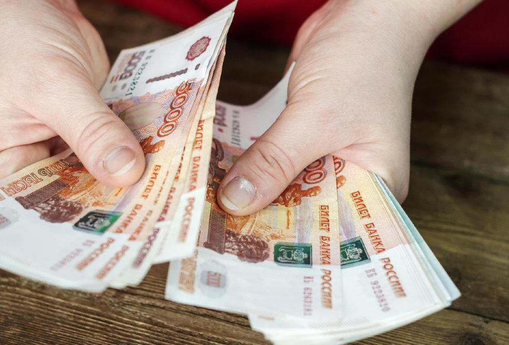 В России 24 февраля наблюдался рекордный спрос на наличные деньги с начала пандемии 