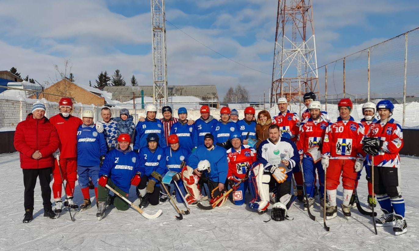 Ветераны выходят на лёд: турнир памяти Кочеева прошел в Бердске