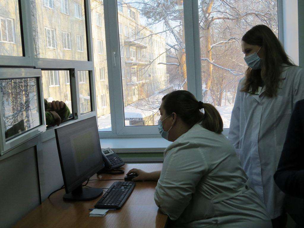 43 медицинских работника ЦГБ Бердска больны ковидом