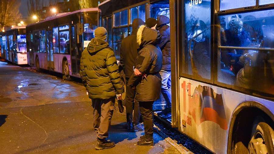 Автобусы с беженцами из ДНР начали пребывать в Ростовскую область