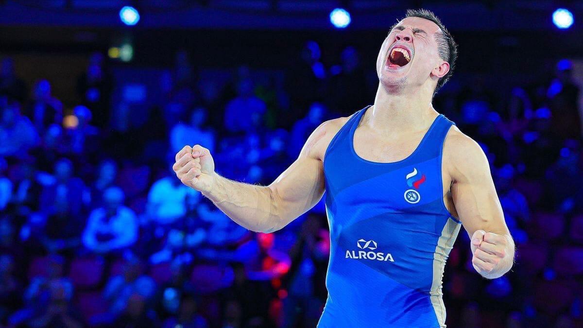 Борец Роман Власов завоевал «золото» в непривычной для него категории – до 82 кг