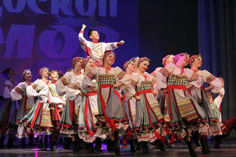 «Танцевальный транзит» с участием ансамбля «Сибирские узоры» прибывает в Бердск