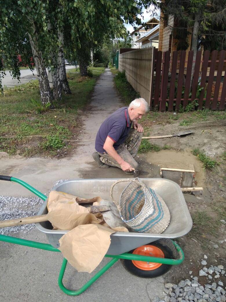 На грант мэрии Бердска обустроен оголовок водоотводной трубы на ул.Радищева