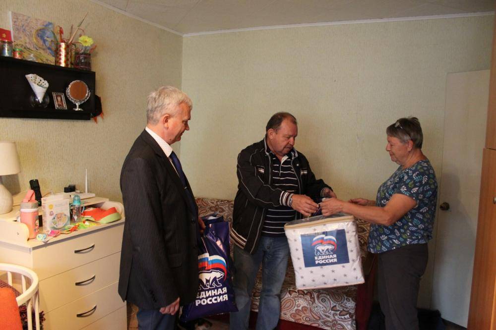 Бердские депутаты оказывают помощь нуждающимся