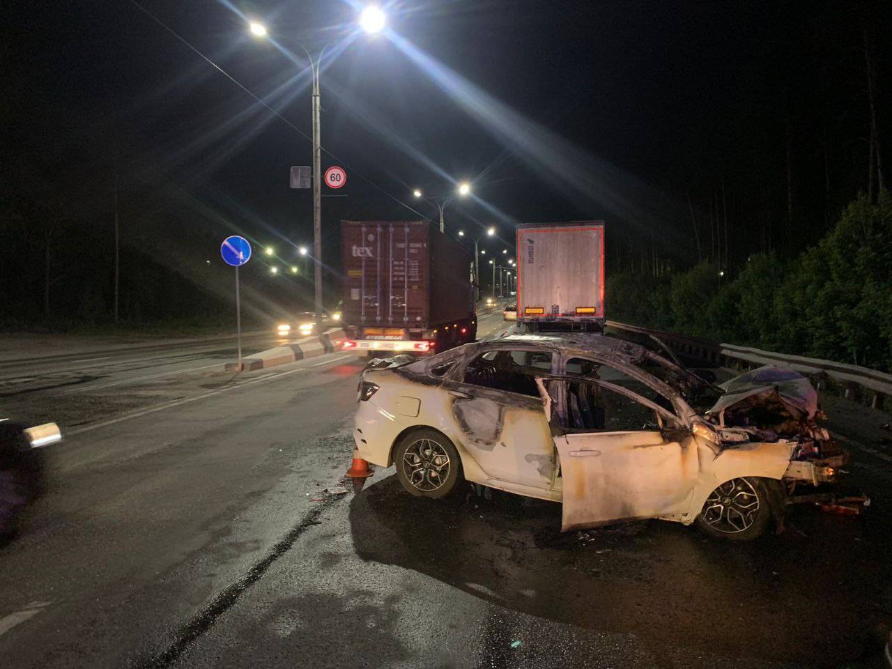 Грузовик столкнулся с «Ладой» на Бердском шоссе – погиб 34-летний пассажир