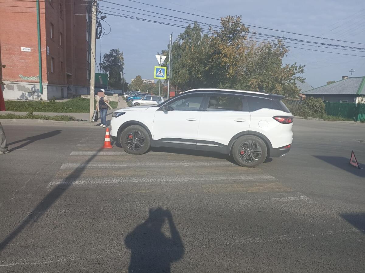 Женщину сбил автомобиль на пешеходном переходе в Бердске