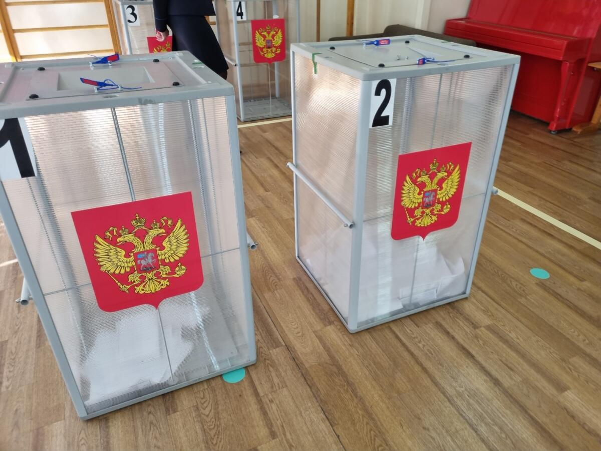 На довыборах в горсовет Бердска с большим отрывом победили Максим Аредаков и Фируз Хасанов
