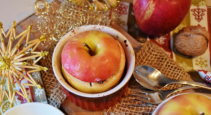 Печёные яблоки в микроволновке за 5 минут - ароматно и полезно
