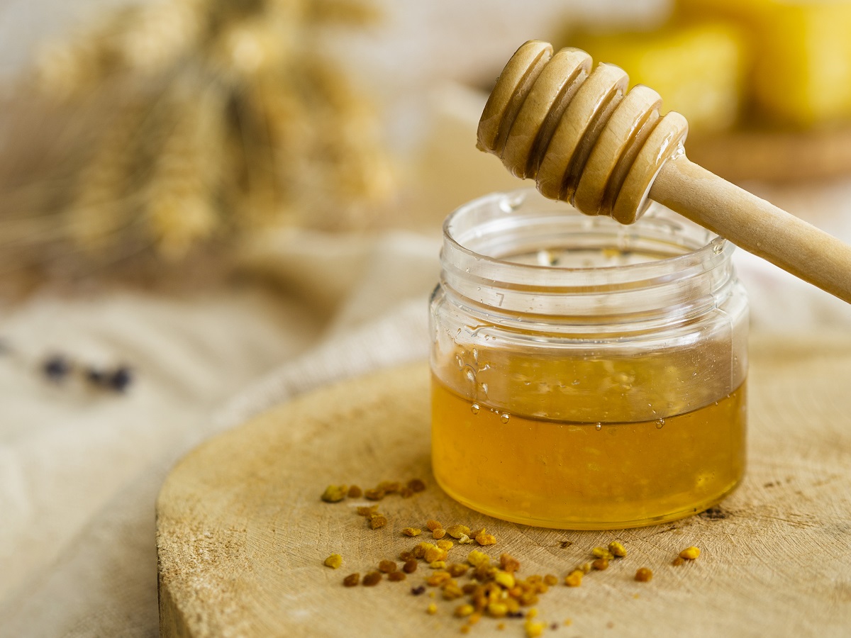 Лечим горло: редька с медом, анис с коньяком и другие необычные рецепты