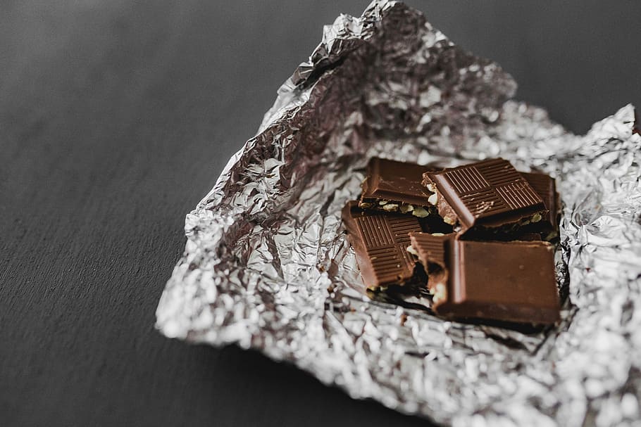 Шоколад помогает выделить гормон счастья
