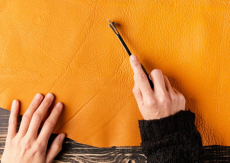 Как покрасить кожаную куртку в домашних условиях