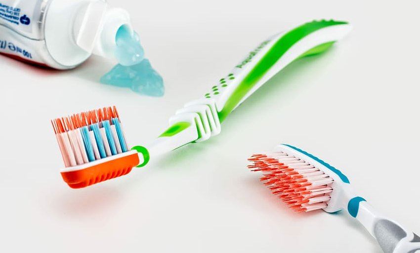 Зубные щетки требуют ухода и регулярной замены