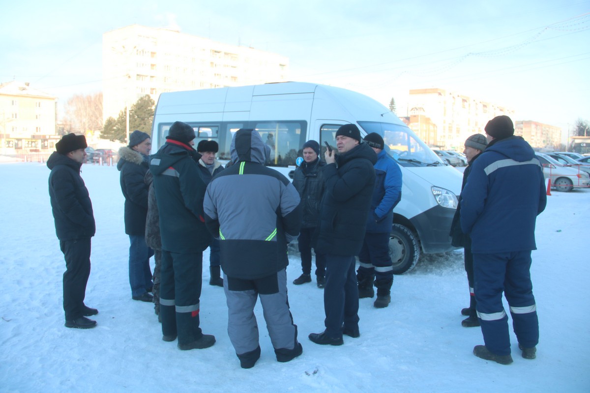 Восемь УК Бердска помогают Новосибирску восстановить тепло после аварии на теплотрассе