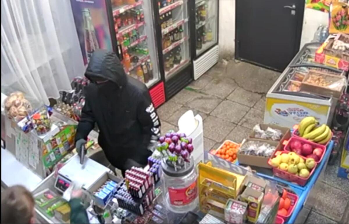22-летний сибиряк подозревается в ограблении магазина в Евсино