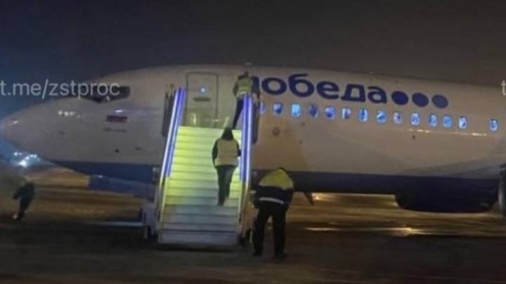 Самолёт рейса «Москва – Кемерово» экстренно сел в Новосибирске