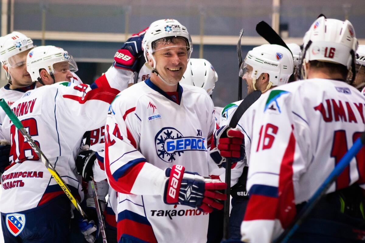 «Мощь и сила»: Хоккеисты из Бердска заняли третье место в Х Зимней спартакиаде