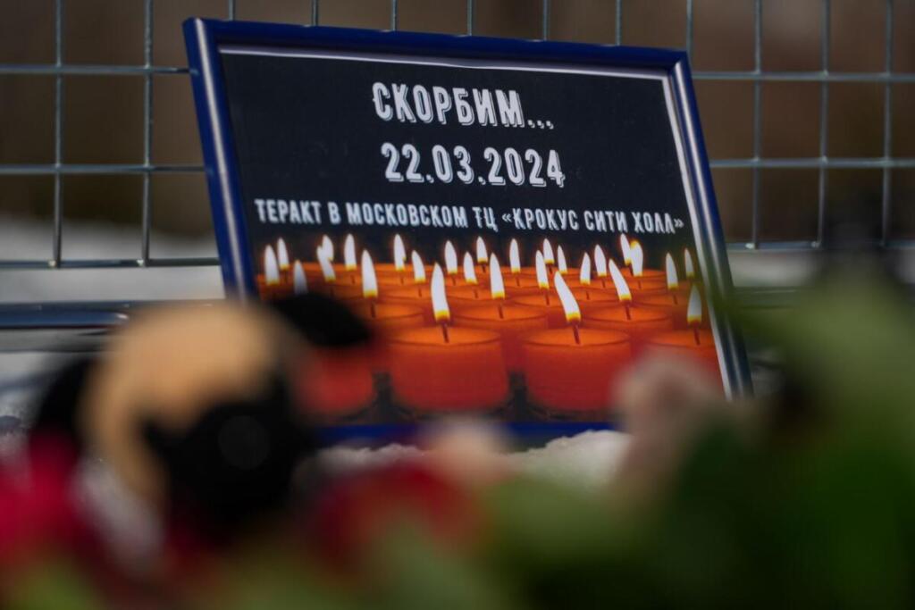 Мемориал в Бердске в память о жертвах теракта в «Крокус Сити Холл»