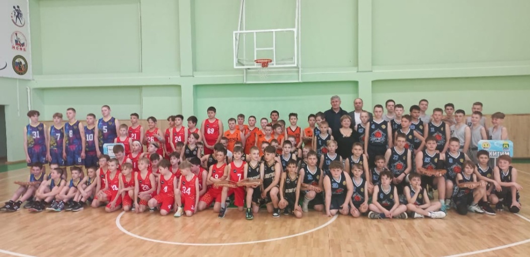 Два золота завоевали бердские баскетболисты на турнире в Искитиме