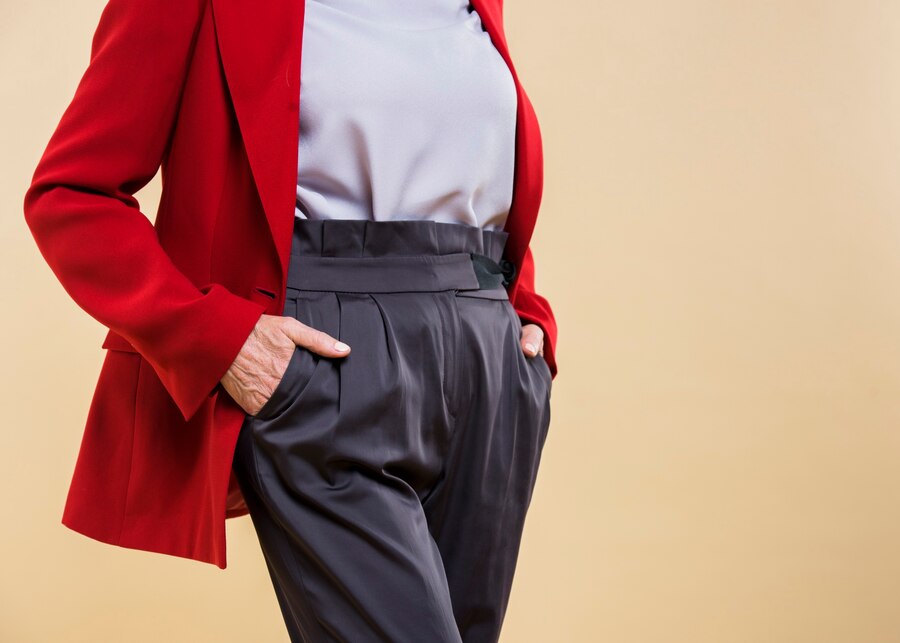 Модные женские кожаные брюки 2024-2025: как носить и какие модели в тренде