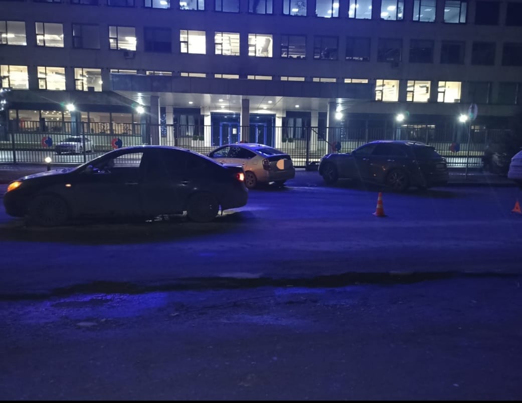 11-летнего мальчика сбил Hyundai у «Совкомбанка» в Бердске