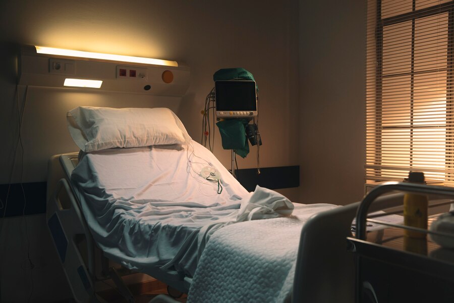 Впала в кому и умерла пациентка после операции по подтяжке лица в Приморье