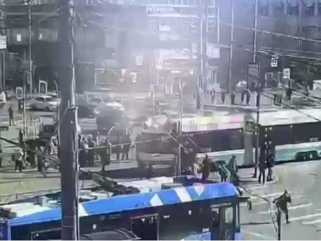 Трамвай пробил горожанке голову