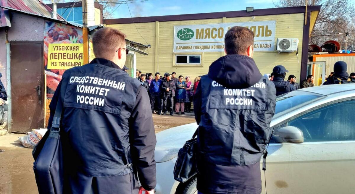 5 мигрантов выдворены из страны после рейда на рынке Новосибирска