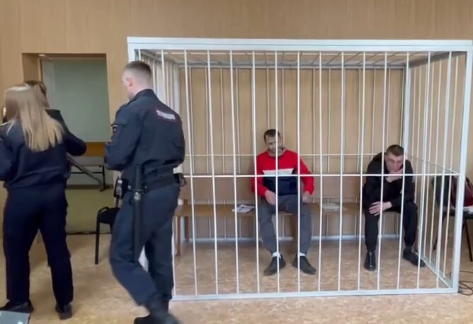 Отогнули профлист и сбежали из колонии два заключенных в Новосибирске