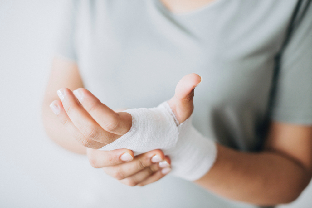 Бердчанка отрезала палец шинковкой для капусты — врач не стал пришивать