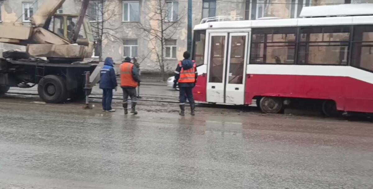 Два трамвая «сбежали» с путей за один день в Новосибирске