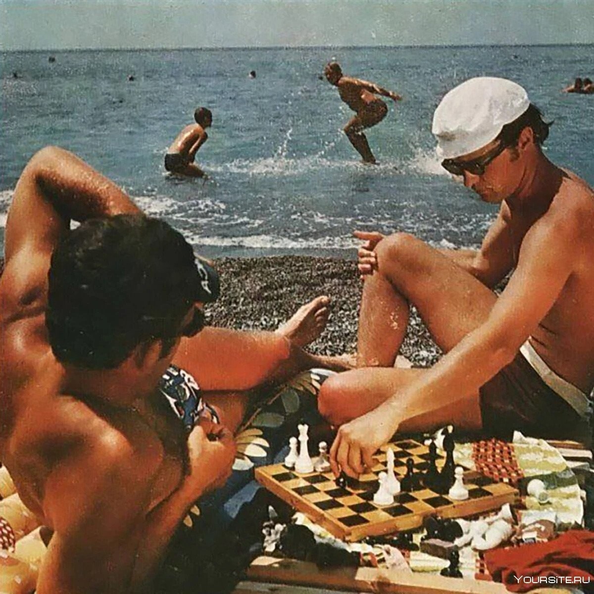 10 пляжных привычек из СССР. То, что сейчас кажется дикостью