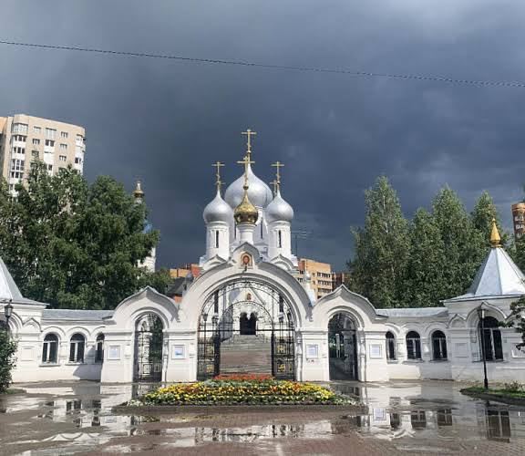 Иностранный подросток пытался убить охранника православного храма в Новосибирске