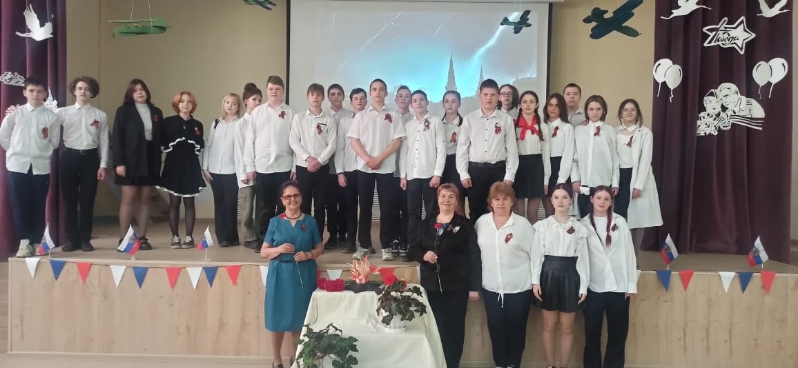 В школе № 10 Бердска прошёл концерт, посвящённый Дню Победы