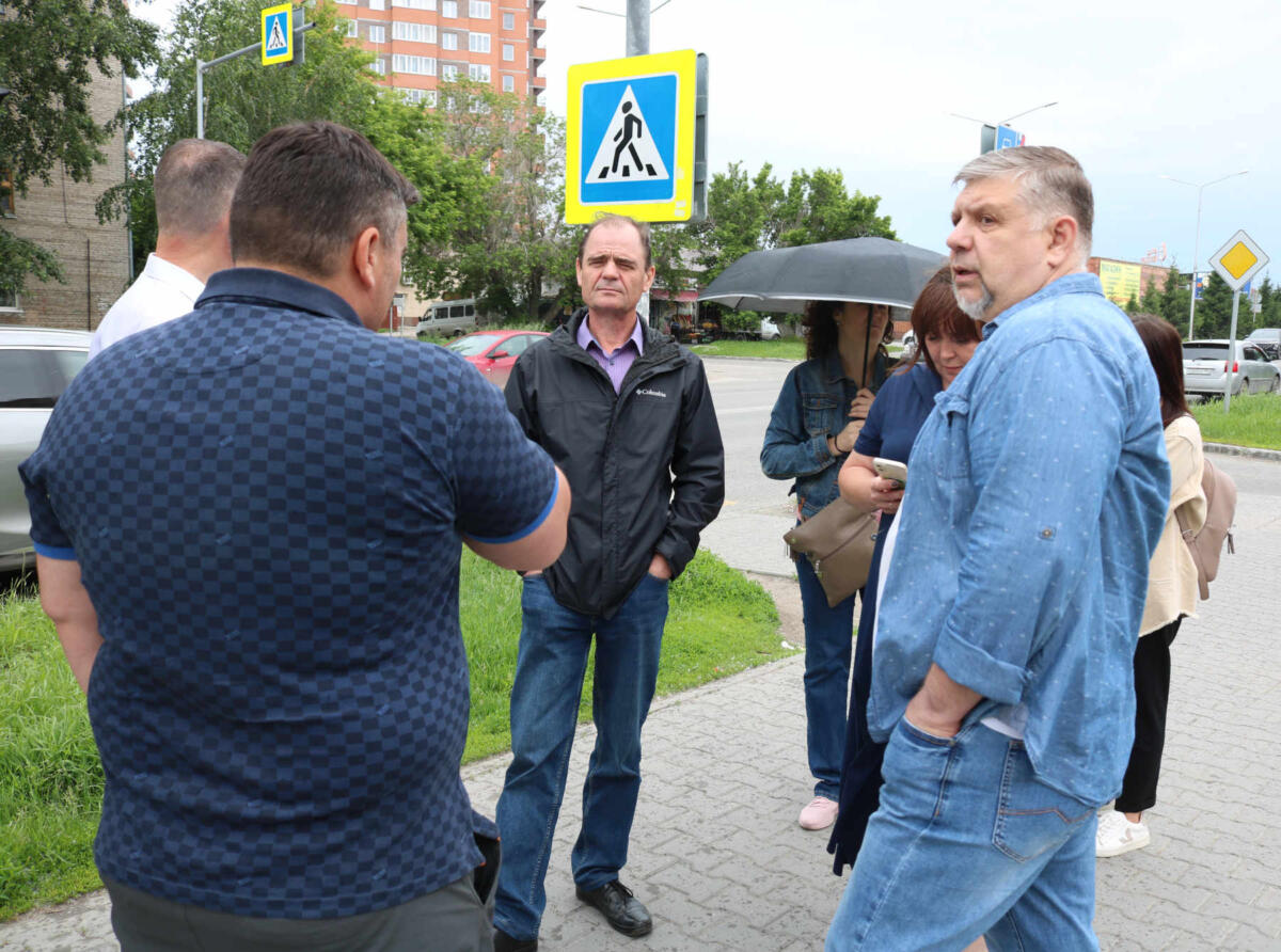 40 недочётов выявила комиссия после проверки благоустройства на улице Ленина в Бердске
