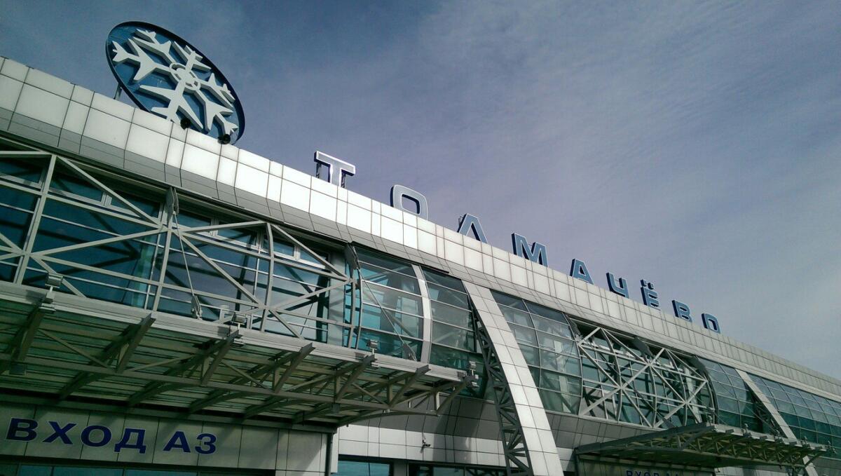 В аэропорту Толмачёво задержали мужчину за курение в туалете самолёта