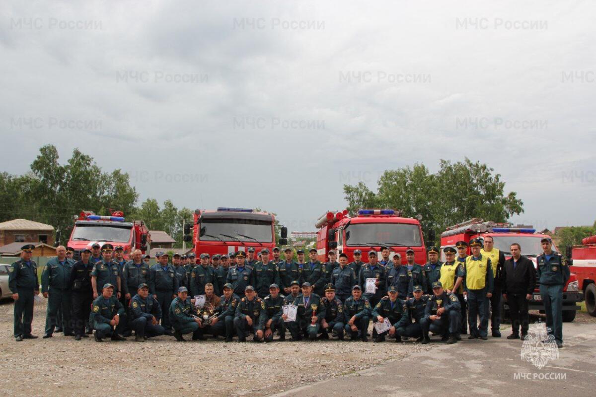 Водители пожарных частей НСО соревновались в Бердске