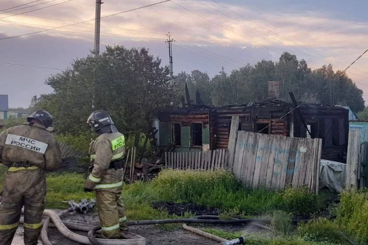 Сгоревший дом в селе Убинское