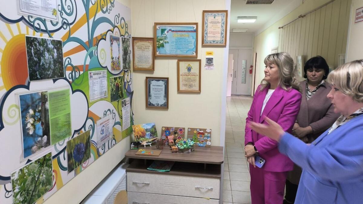 Уполномоченный по правам человека в Новосибирской области посетила центр «Юнона» и дом-интернат в Бердске