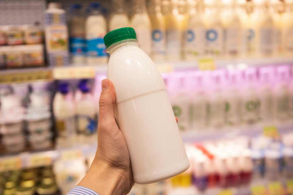 1,5 тонны фальсифицированного молока могло попасть на прилавки в Новосибирской области