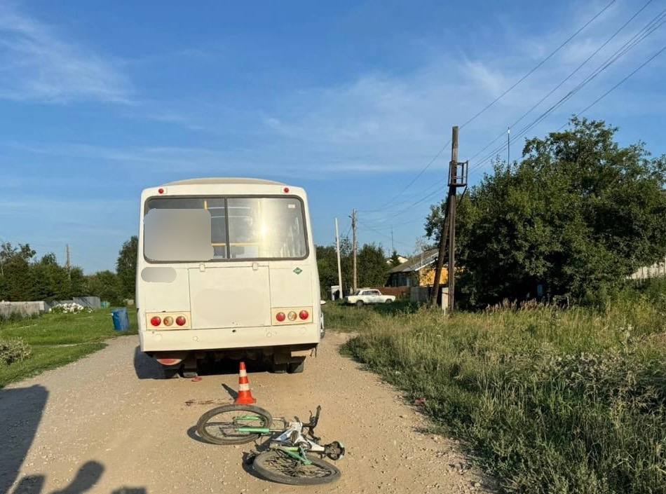 Семилетний велосипедист погиб в ДТП с автобусом в Новосибирской области