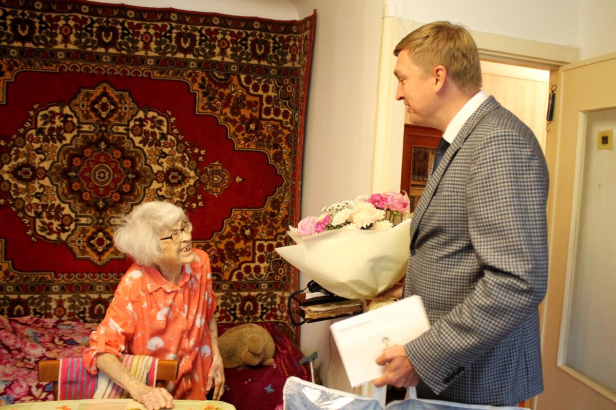 95-летие отметила учитель Ольга Якушева из Бердска