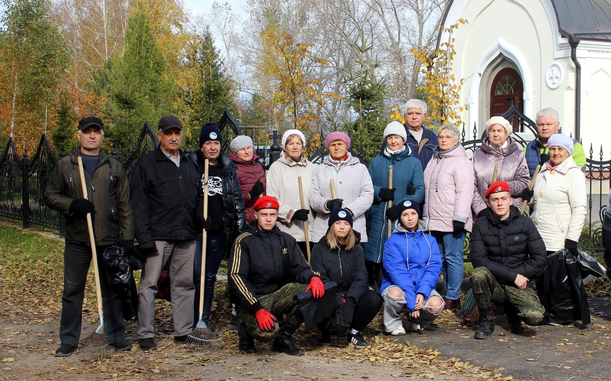 Активисты и ветераны привели в порядок 27 захоронений фронтовиков на кладбище в Бердске